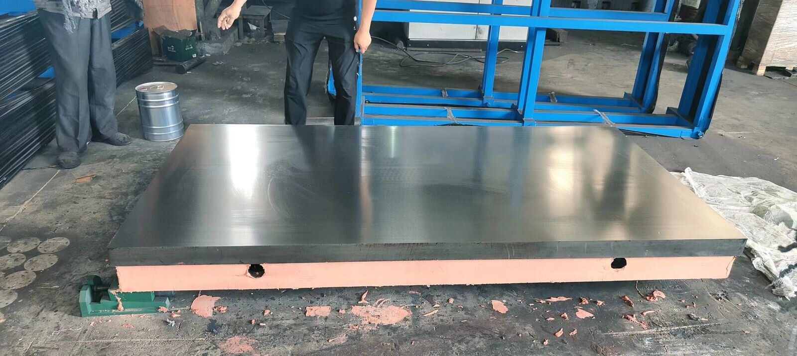Cast iron surface plate